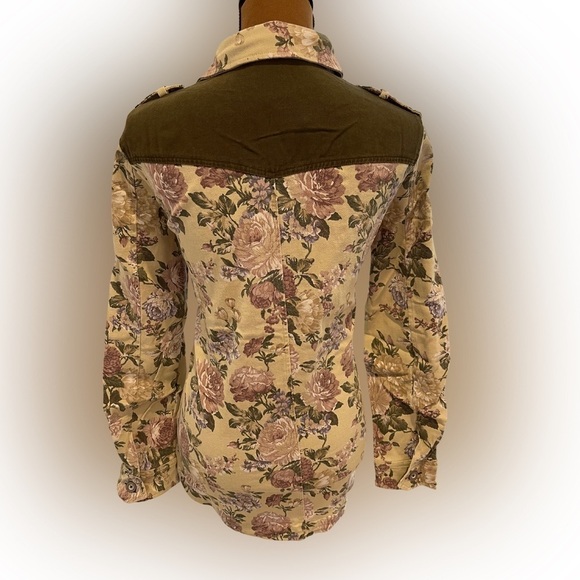 English Rose Rhinestone Studded Floral Denim Jacket in Size Medium - New in Bag - Picture 7 of 10